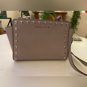 Michael Kors Selma Stud Messenger Crossbody (medium)